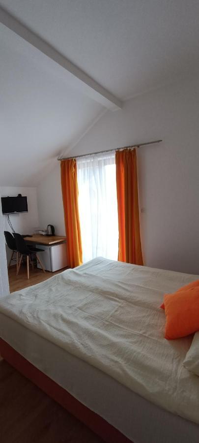 Galesic Apartments & Rooms Korenica Kültér fotó
